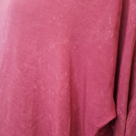 3/$30 𝅺UMGEE acid wash high low cold shoulder with ties - Picture 3 of 4